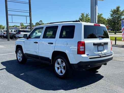 Used 2014 Jeep Patriot Sport AWD/4WD image 6