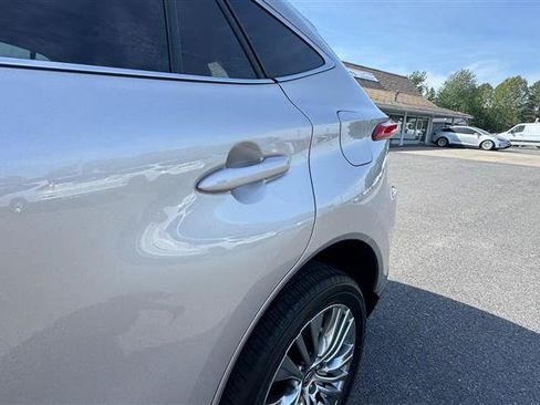 Used 2023 Toyota Venza XLE AWD/4WD image 18