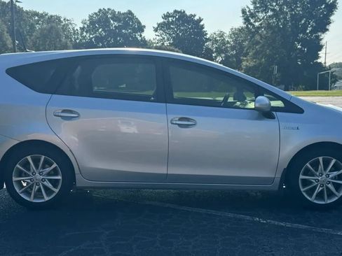 Used 2013 Toyota Prius V Five FWD image 13