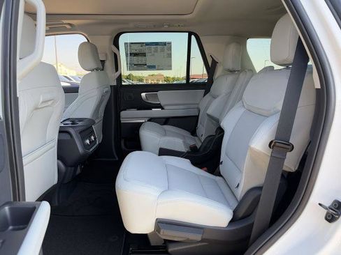 New 2025 Ford Expedition Platinum w/ Driver's Package image 30