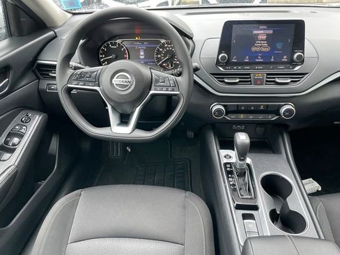 Certified 2021 Nissan Altima 2.5 SV w/ SV Premium Package image 8