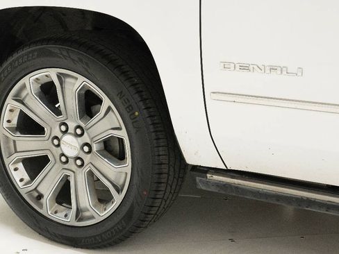 Used 2016 GMC Yukon Denali w/ Open Road Package AWD/4WD image 72