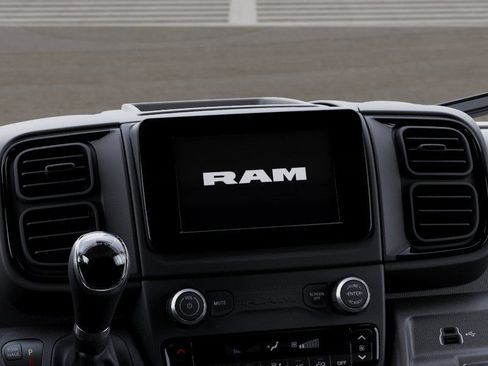 New 2026 RAM ProMaster 2500 w/ Crew Van Package FWD image 18