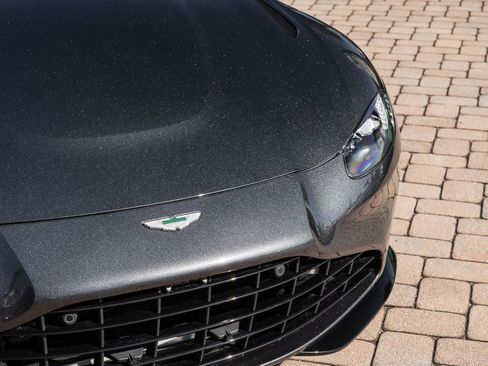 Used 2021 Aston Martin V8 Vantage Roadster image 22