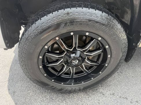 Used 2018 Toyota Tundra Limited w/ Limited Premium Package AWD/4WD image 8