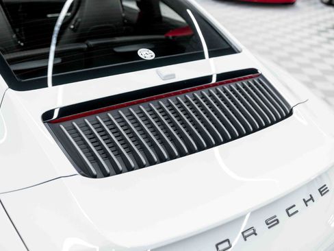 Used 2018 Porsche 911 Carrera T RWD image 29
