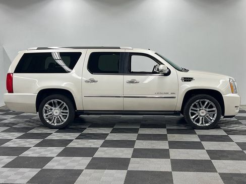Used 2013 Cadillac Escalade ESV Platinum AWD/4WD image 8
