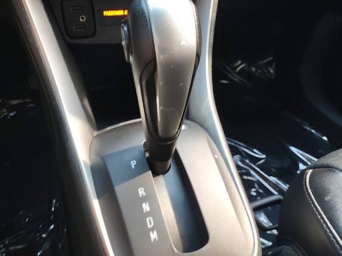 Used 2021 Chevrolet Trax LT w/ LT Convenience Package FWD image 26