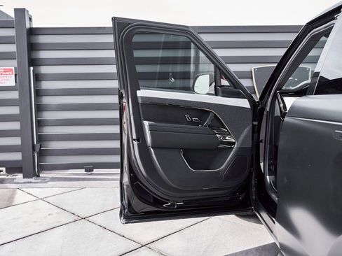 Used 2025 Land Rover Range Rover Sport Dynamic SE image 27