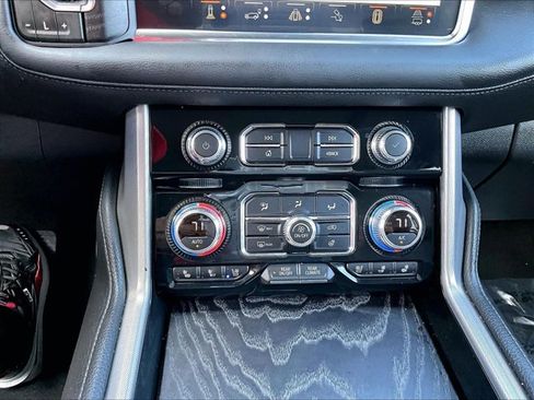 Used 2024 GMC Yukon XL Denali w/ Advanced Technology Package image 24