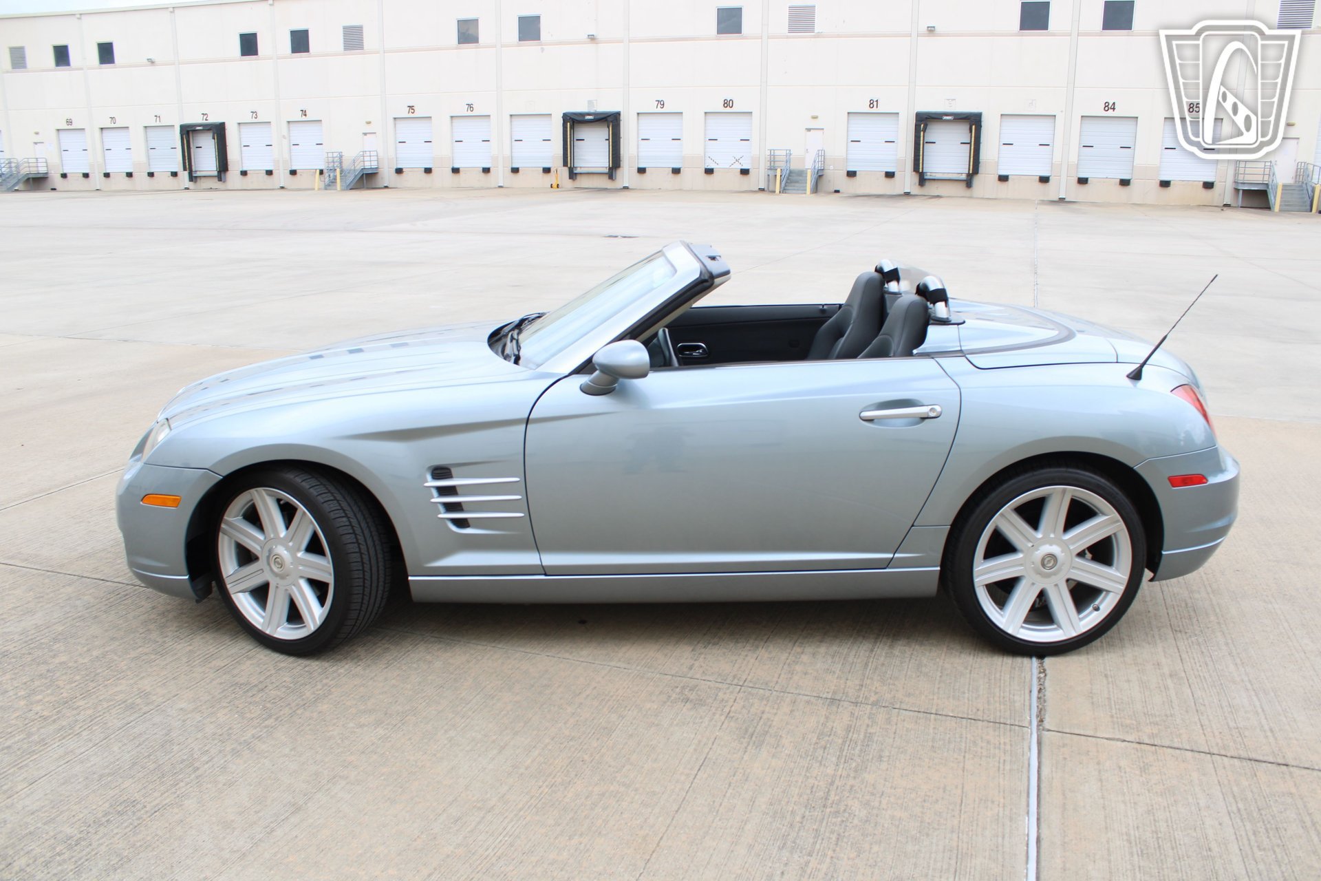 Used 2005 Chrysler Crossfire Limited RWD image 2