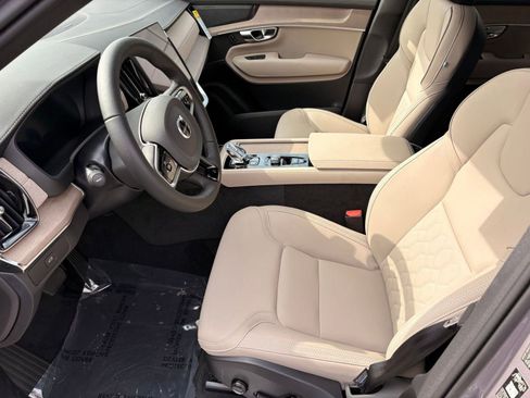 New 2026 Volvo XC90 B6 Plus w/ Protection Package Premier image 5