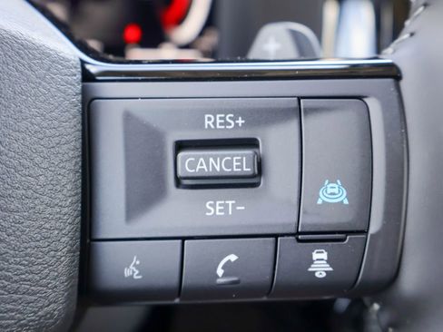 New 2026 Nissan Pathfinder Platinum FWD image 13