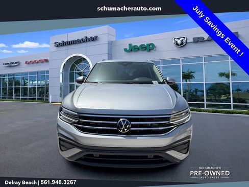 Used 2024 Volkswagen Tiguan SE FWD image 2