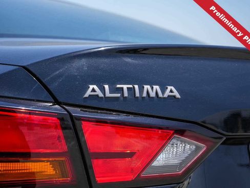 Used 2025 Nissan Altima 2.5 SV FWD image 10
