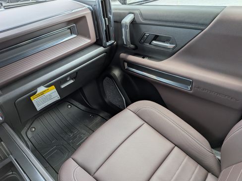 New 2026 GMC Hummer EV SUV AWD/4WD image 16