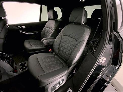 Certified 2024 BMW X7 xDrive40i w/ M Sport Package image 14