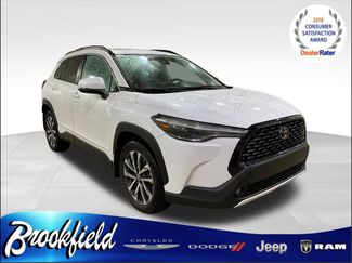 Used 2022 Toyota Corolla Cross XLE video 1