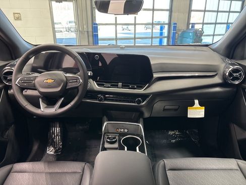 New 2026 Chevrolet Equinox LT w/ Convenience Package II image 11