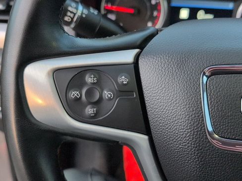 Used 2023 GMC Acadia SLT image 24