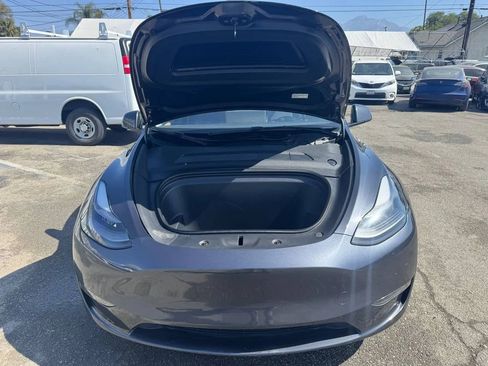 Used 2024 Tesla Model Y Long Range AWD/4WD image 10