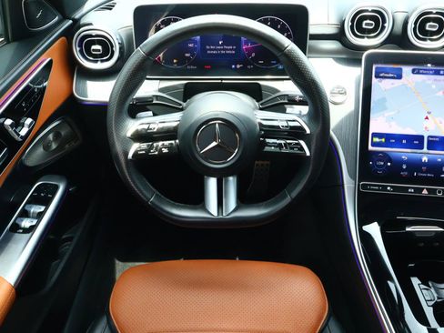 Used 2025 Mercedes-Benz C 300 Sedan image 8