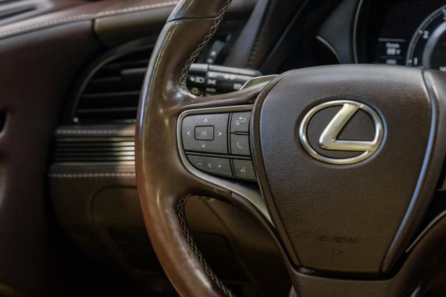 Used 2018 Lexus LS 500 w/ Accessory Package (Z1) RWD image 23