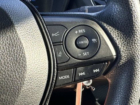 Used 2021 Toyota Corolla LE FWD image 28