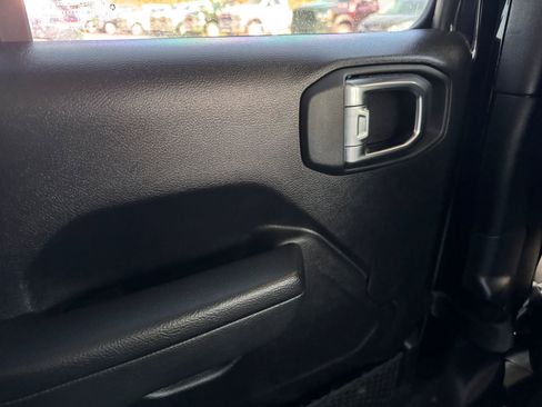 Used 2022 Jeep Wrangler Unlimited Rubicon w/ LED Lighting Group image 25