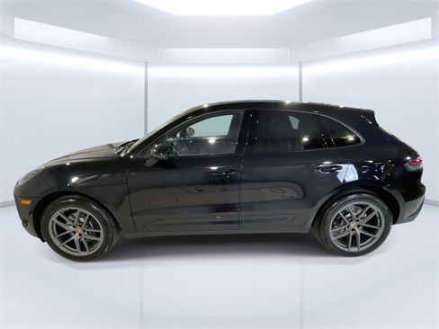 New 2026 Porsche Macan image 2