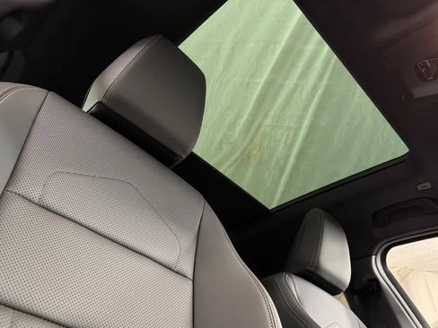 Used 2025 BMW X2 xDrive28i w/ Convenience Package image 17