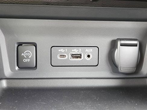 New 2025 Nissan Sentra SV image 7