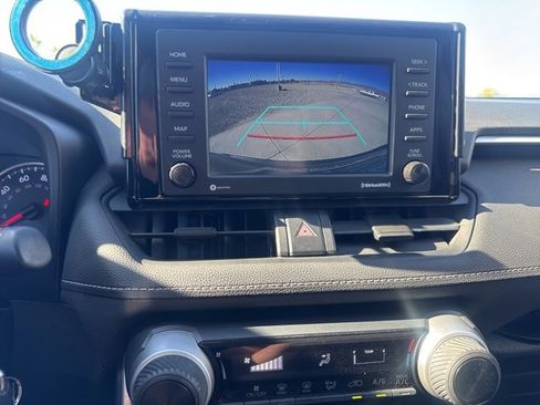 Used 2020 Toyota RAV4 LE image 22