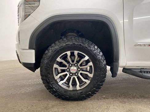 Used 2022 GMC Sierra 1500 AT4 w/ AT4 Preferred Package image 11
