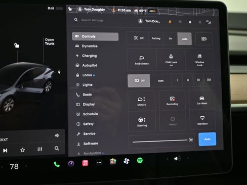 Used 2022 Tesla Model Y Long Range image 23