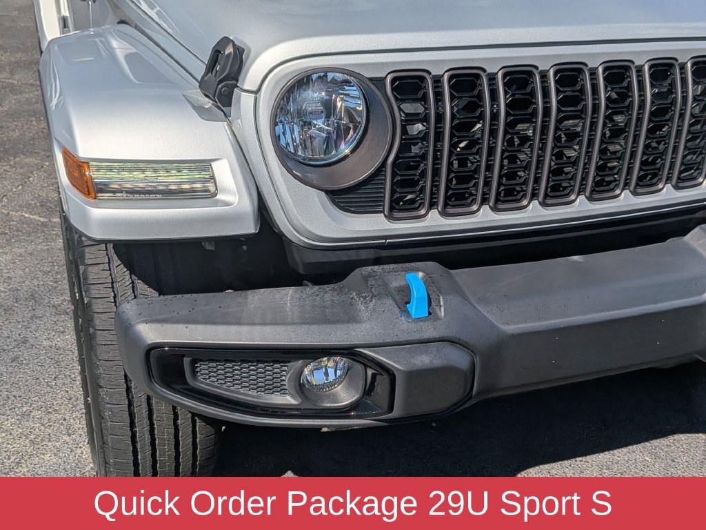 Used 2024 Jeep Wrangler Unlimited AWD/4WD image 11