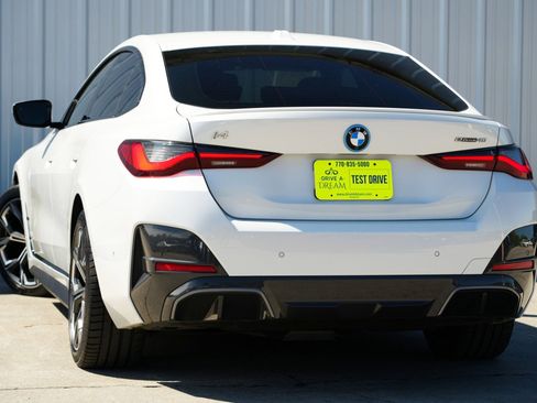 Used 2022 BMW i4 eDrive40 w/ M Sport Package image 6