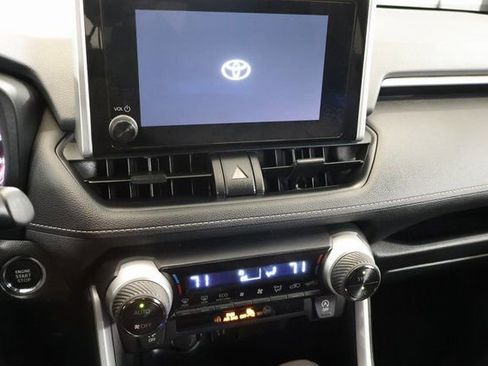 Used 2025 Toyota RAV4 XLE image 19