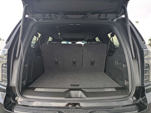 Used 2026 Chevrolet Suburban Premier w/ Sun And Tow Package AWD/4WD image 12