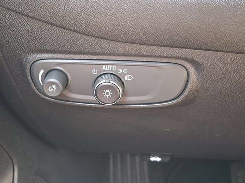 Certified 2023 Chevrolet Equinox LT FWD image 24