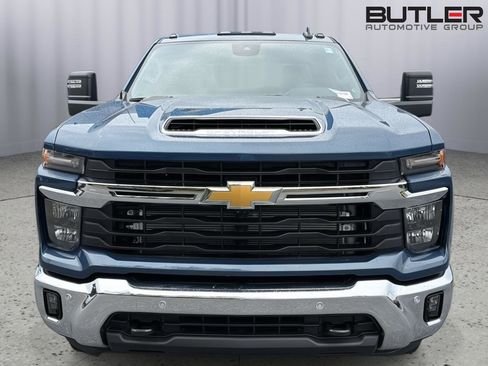 New 2026 Chevrolet Silverado 3500 LT w/ All Star Edition AWD/4WD image 9