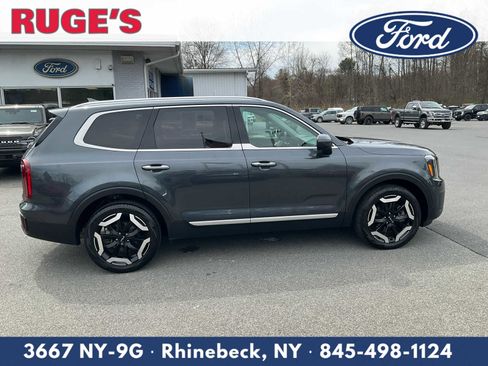 Used 2023 Kia Telluride S w/ S Sunroof Package image 2