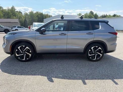 Used 2022 Mitsubishi Outlander SE AWD/4WD image 3