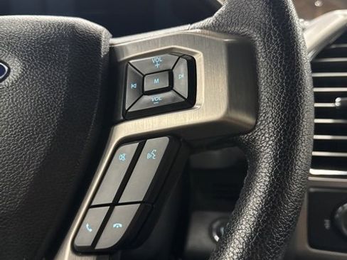 Used 2015 Ford F150 Platinum w/ Equipment Group 701A Luxury image 17