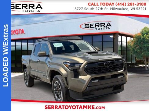 Used 2024 Toyota Tacoma TRD Sport AWD/4WD image 1