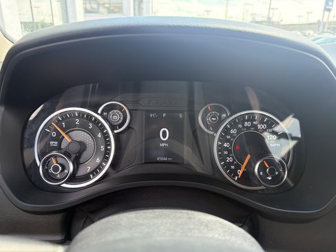 Used 2019 RAM 1500 Big Horn AWD/4WD image 36