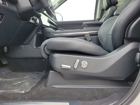 New 2026 Lincoln Navigator Reserve image 19