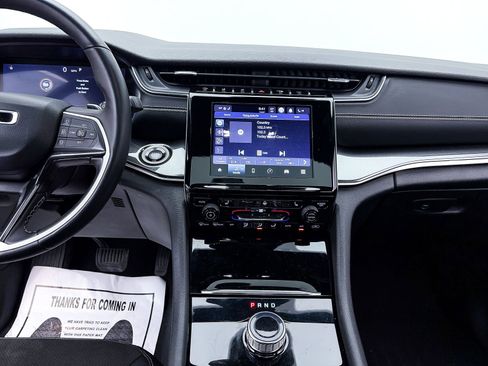 Used 2022 Jeep Grand Cherokee Altitude image 7