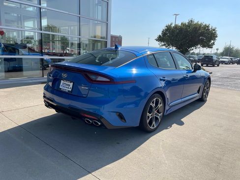 Used 2018 Kia Stinger GT1 AWD/4WD image 5