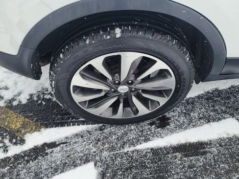 Used 2022 Buick Encore Preferred AWD/4WD image 13